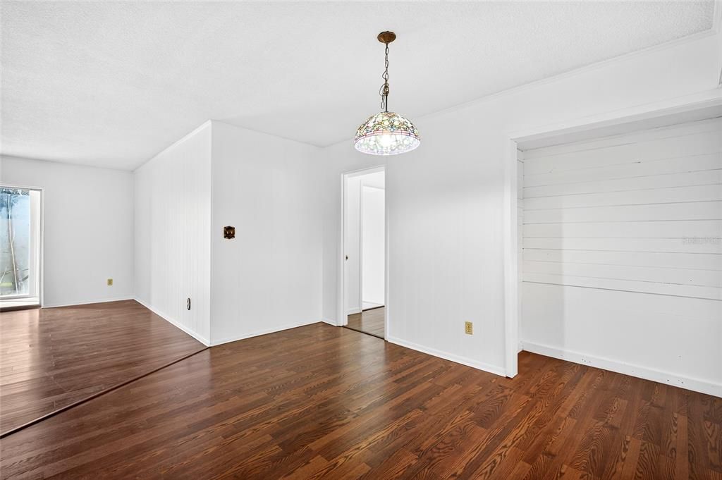 待售: $135,000 (2 贝兹, 2 浴室, 1148 平方英尺)