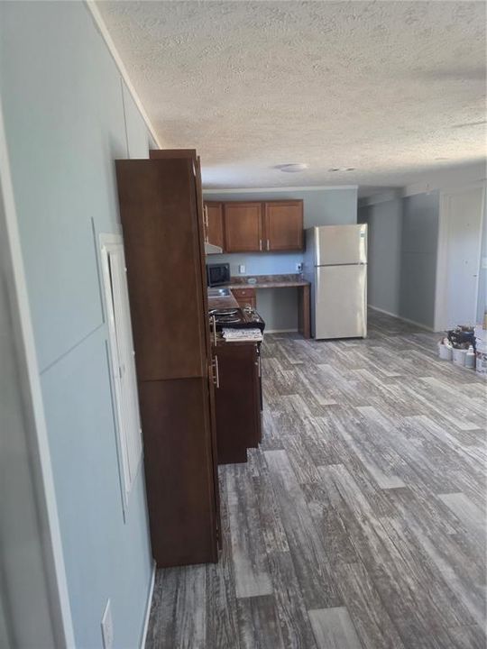 For Sale: $295,000 (3 beds, 2 baths, 1248 Square Feet)