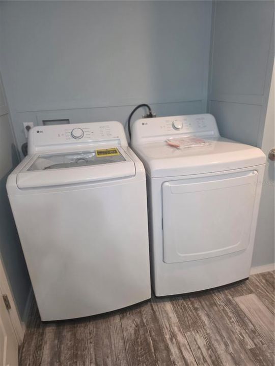 For Sale: $295,000 (3 beds, 2 baths, 1248 Square Feet)