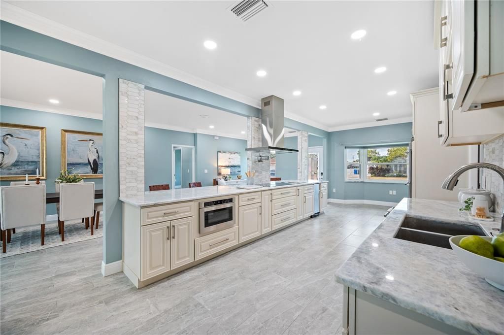 待售: $2,100,000 (7 贝兹, 6 浴室, 5091 平方英尺)