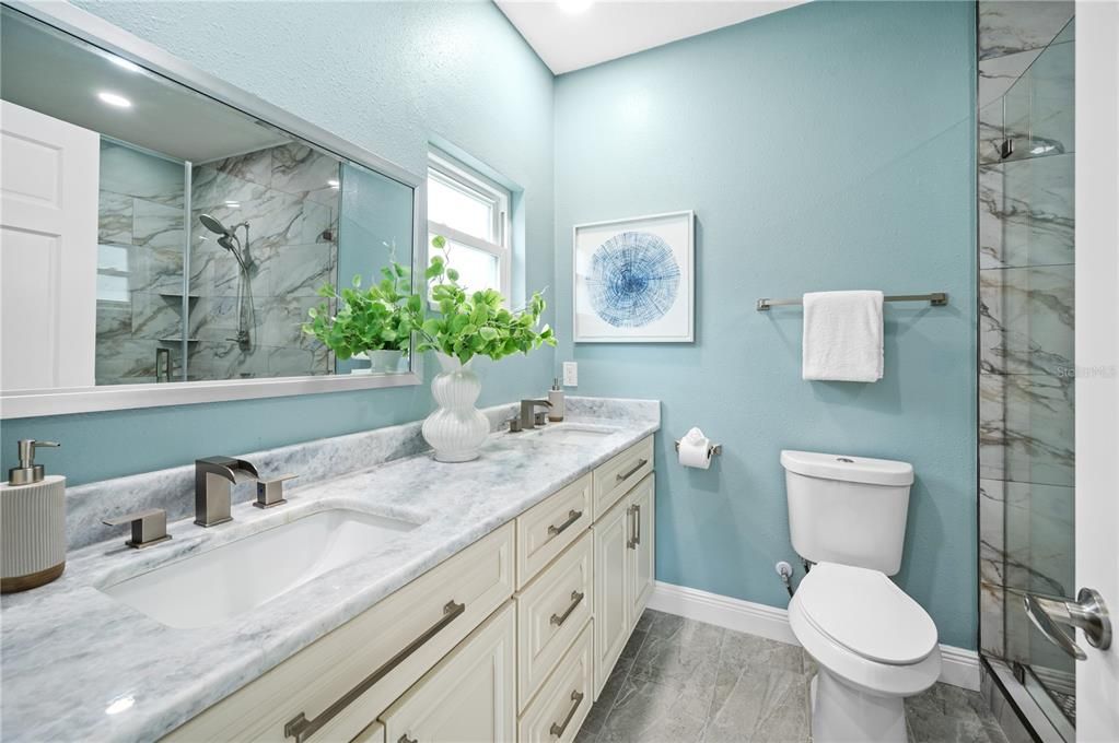 待售: $2,100,000 (7 贝兹, 6 浴室, 5091 平方英尺)