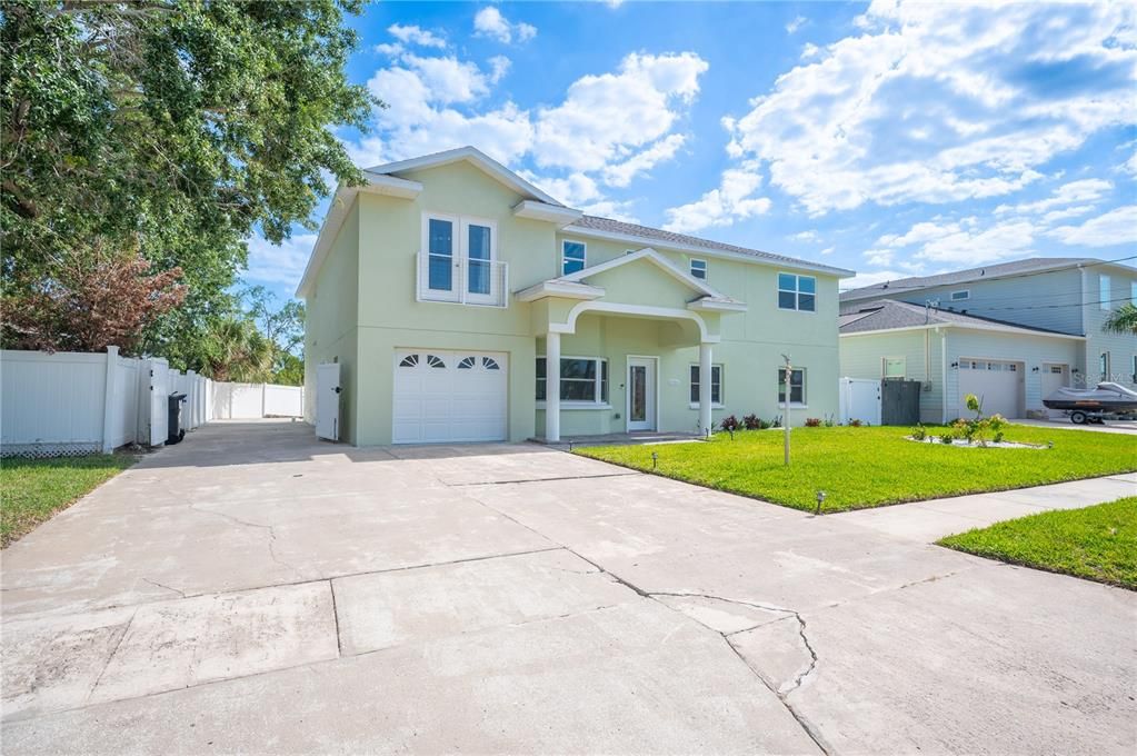 待售: $2,100,000 (7 贝兹, 6 浴室, 5091 平方英尺)