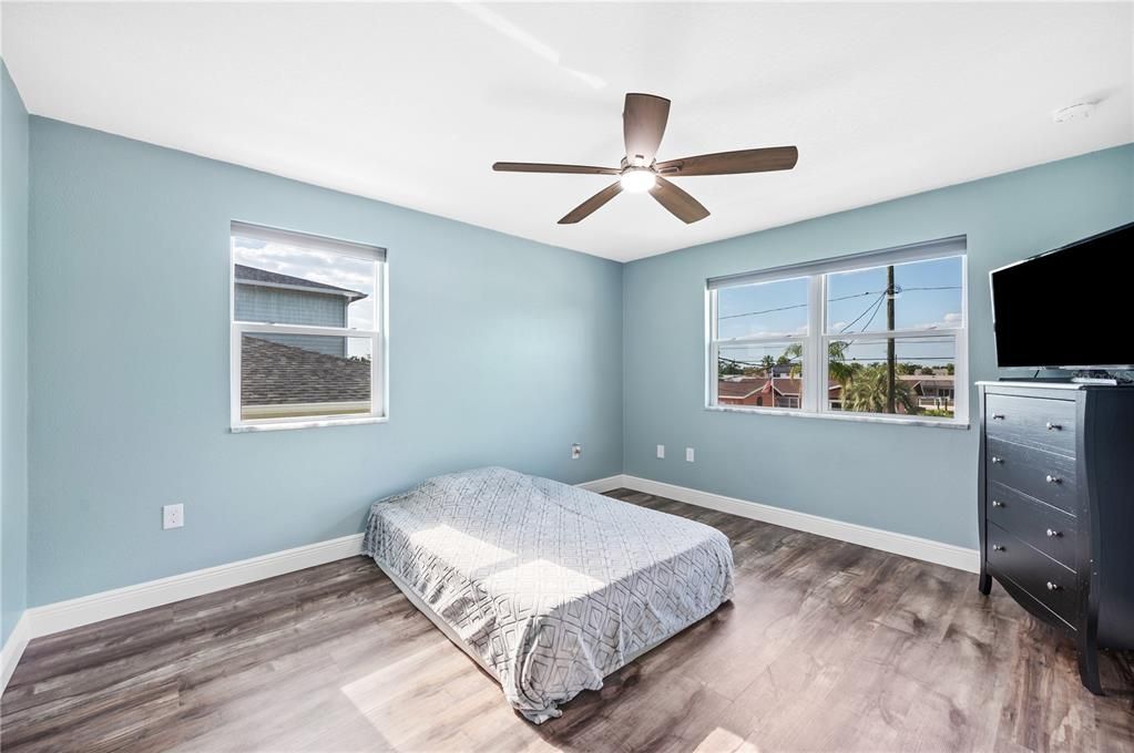 待售: $2,100,000 (7 贝兹, 6 浴室, 5091 平方英尺)