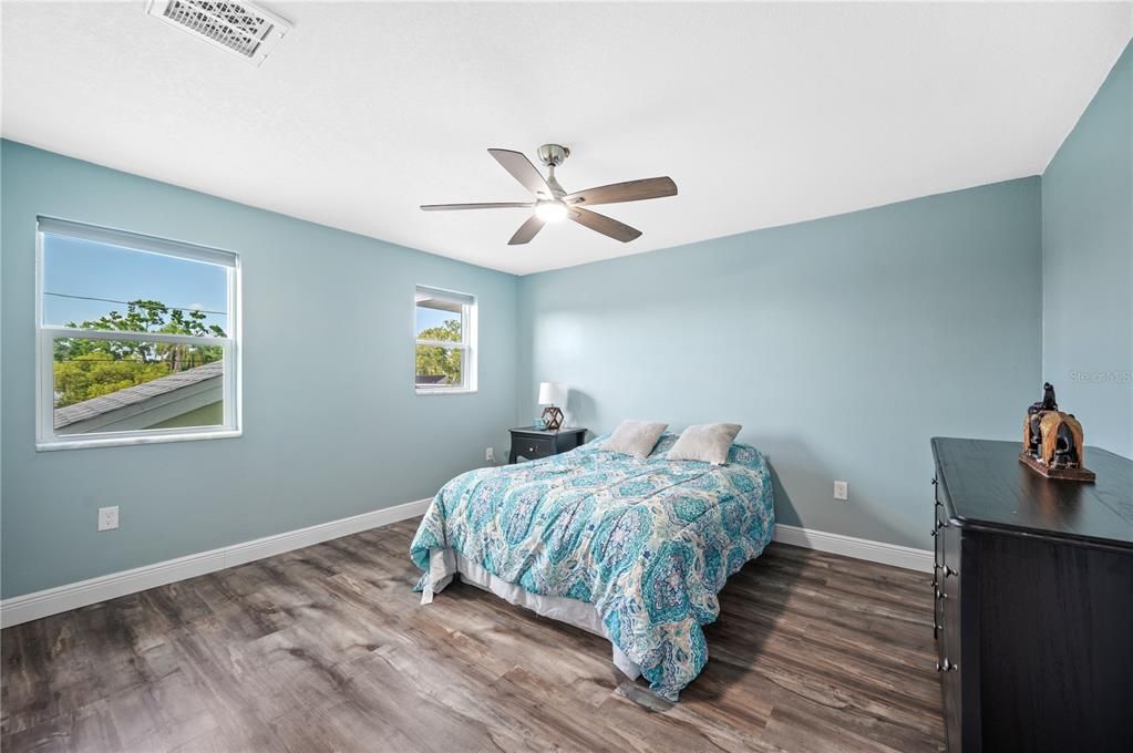 待售: $2,100,000 (7 贝兹, 6 浴室, 5091 平方英尺)