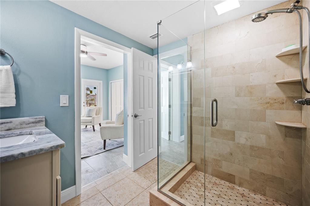 待售: $2,100,000 (7 贝兹, 6 浴室, 5091 平方英尺)