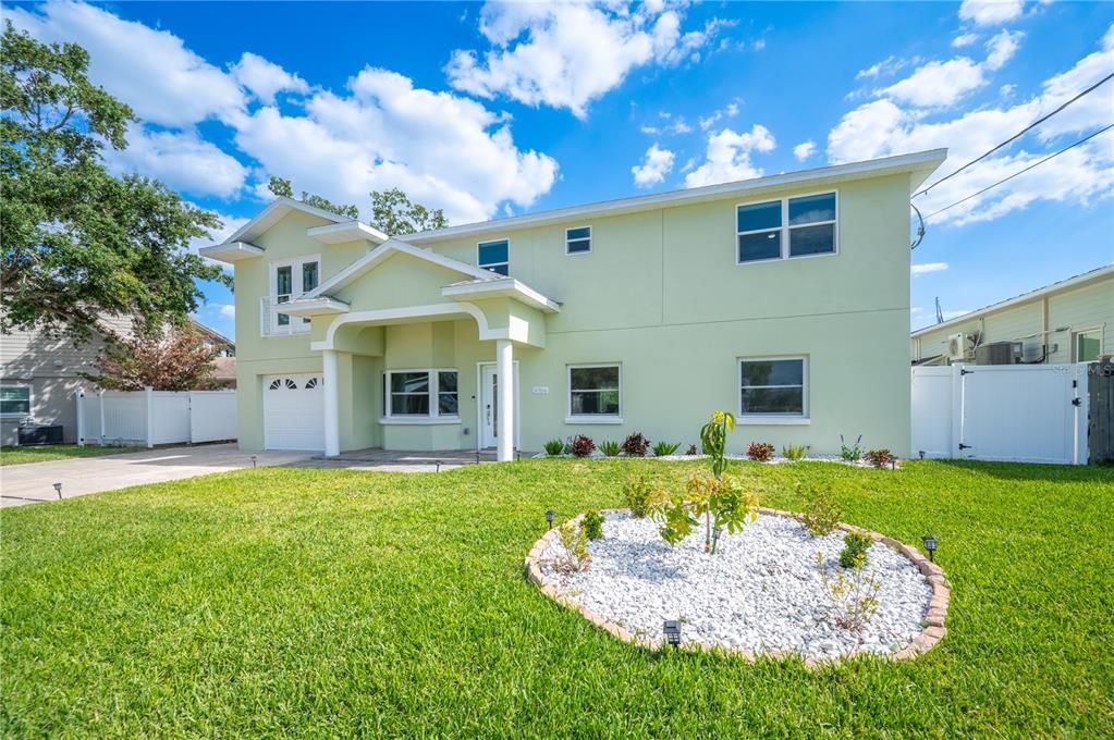 待售: $2,100,000 (7 贝兹, 6 浴室, 5091 平方英尺)