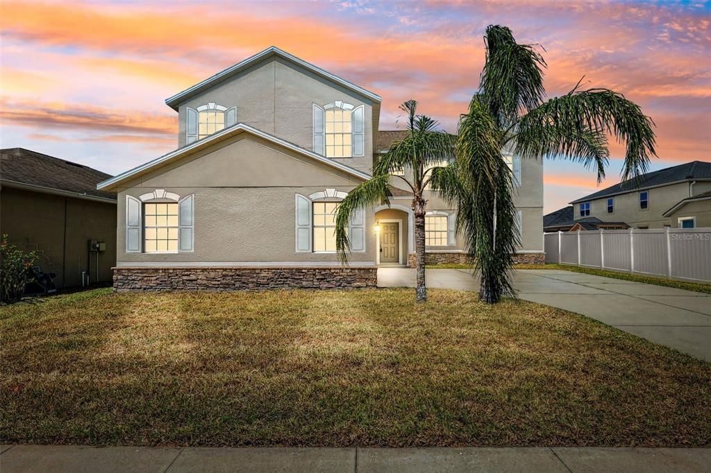 Recently Sold: $499,000 (5 beds, 3 baths, 3686 Square Feet)