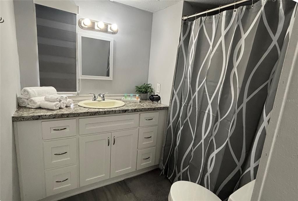 待售: $140,000 (2 贝兹, 1 浴室, 672 平方英尺)