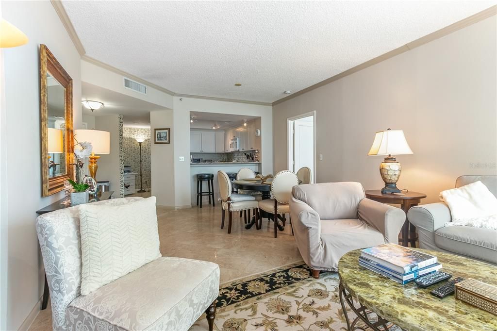 En Renta: $3,725 (2 camas, 2 baños, 1255 Pies cuadrados)