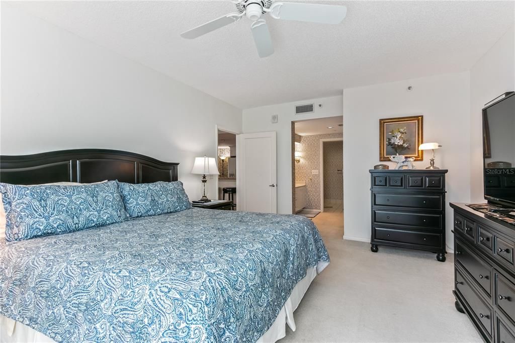 En Renta: $3,725 (2 camas, 2 baños, 1255 Pies cuadrados)