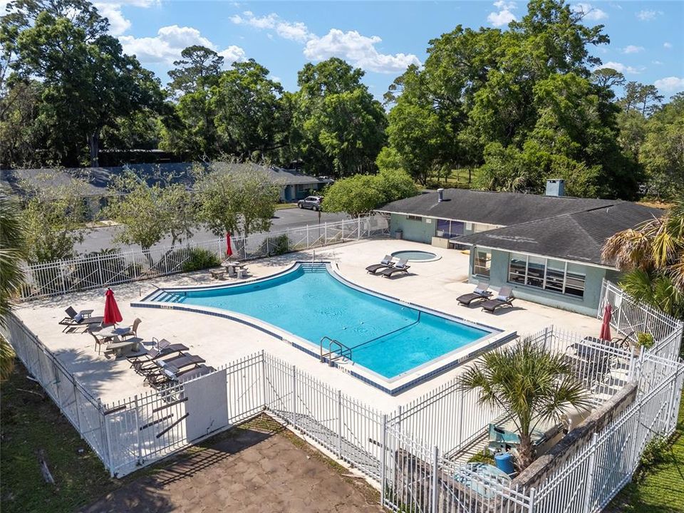 Active With Contract: $159,500 (3 beds, 2 baths, 1384 Square Feet)