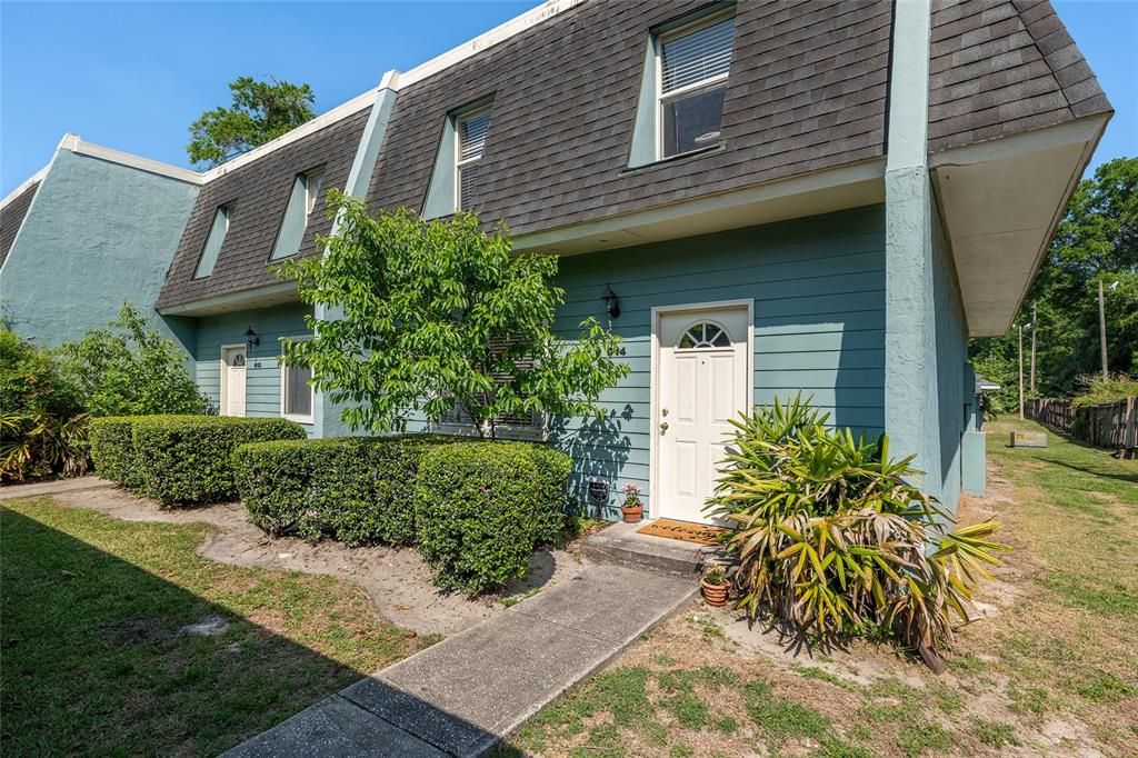 Active With Contract: $159,500 (3 beds, 2 baths, 1384 Square Feet)