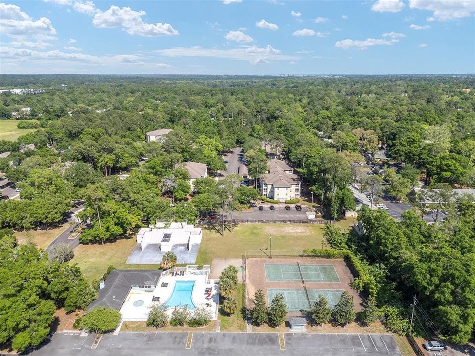 Active With Contract: $159,500 (3 beds, 2 baths, 1384 Square Feet)