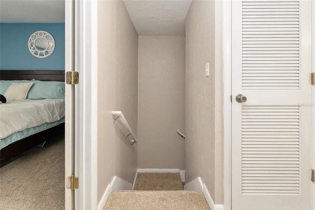 Active With Contract: $159,500 (3 beds, 2 baths, 1384 Square Feet)