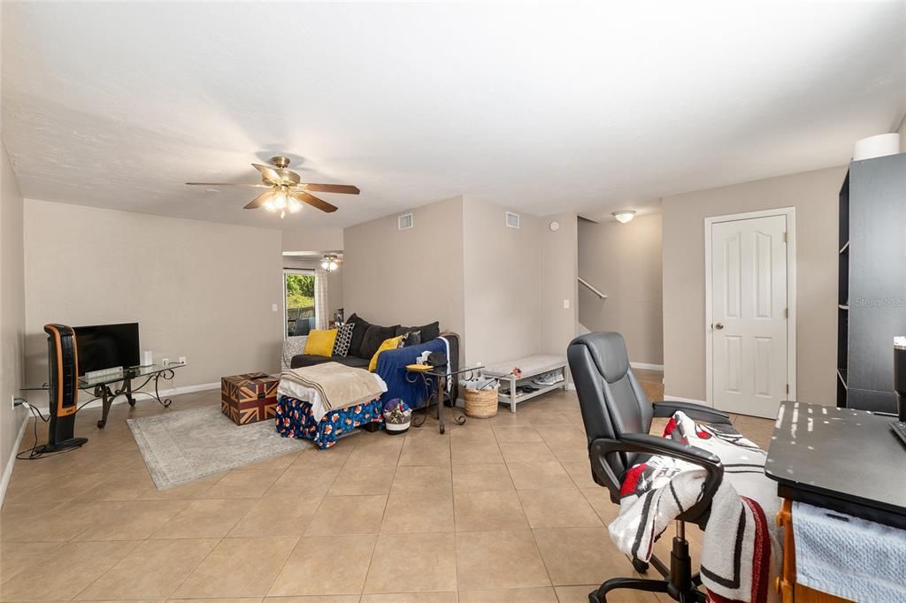 Active With Contract: $159,500 (3 beds, 2 baths, 1384 Square Feet)