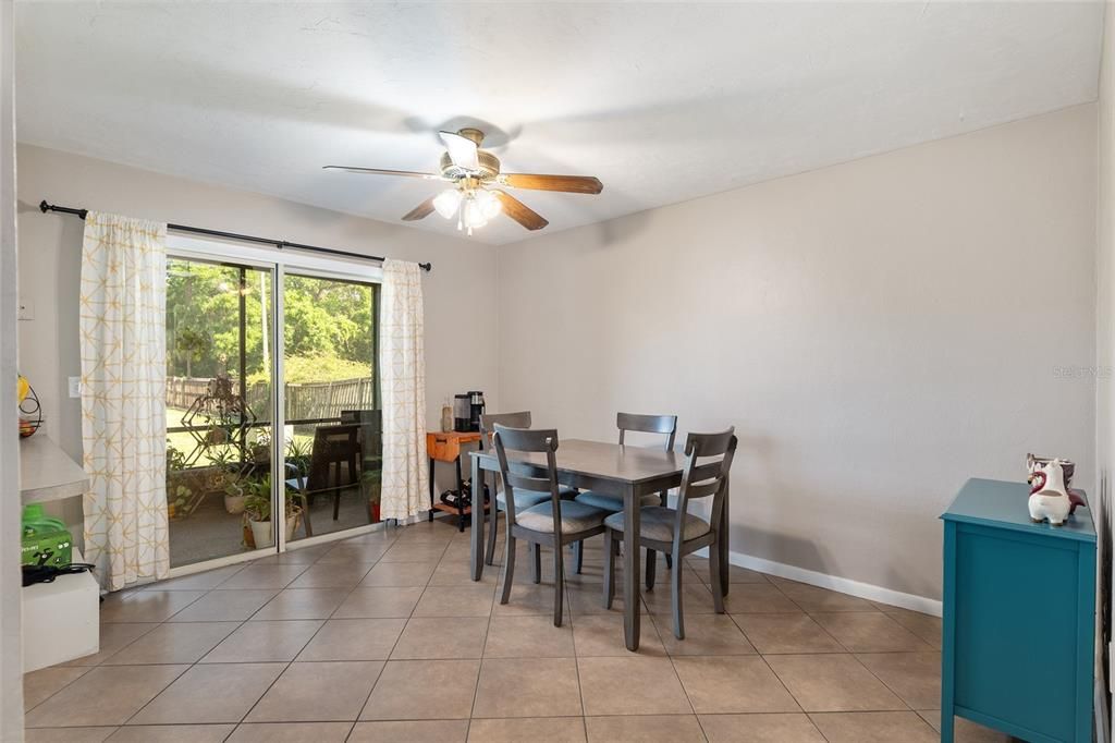 Active With Contract: $159,500 (3 beds, 2 baths, 1384 Square Feet)
