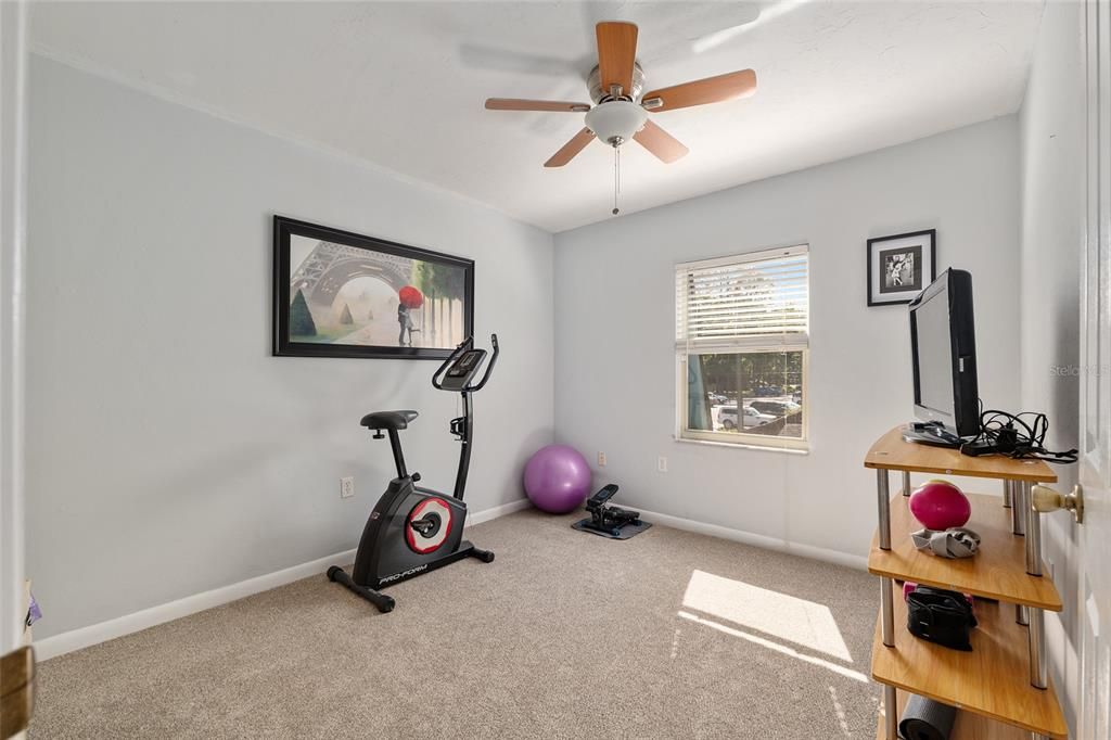 Active With Contract: $159,500 (3 beds, 2 baths, 1384 Square Feet)