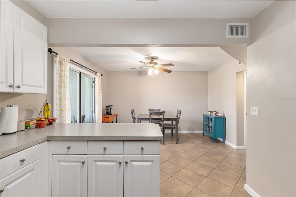 Active With Contract: $159,500 (3 beds, 2 baths, 1384 Square Feet)