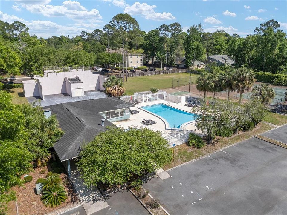 Active With Contract: $159,500 (3 beds, 2 baths, 1384 Square Feet)