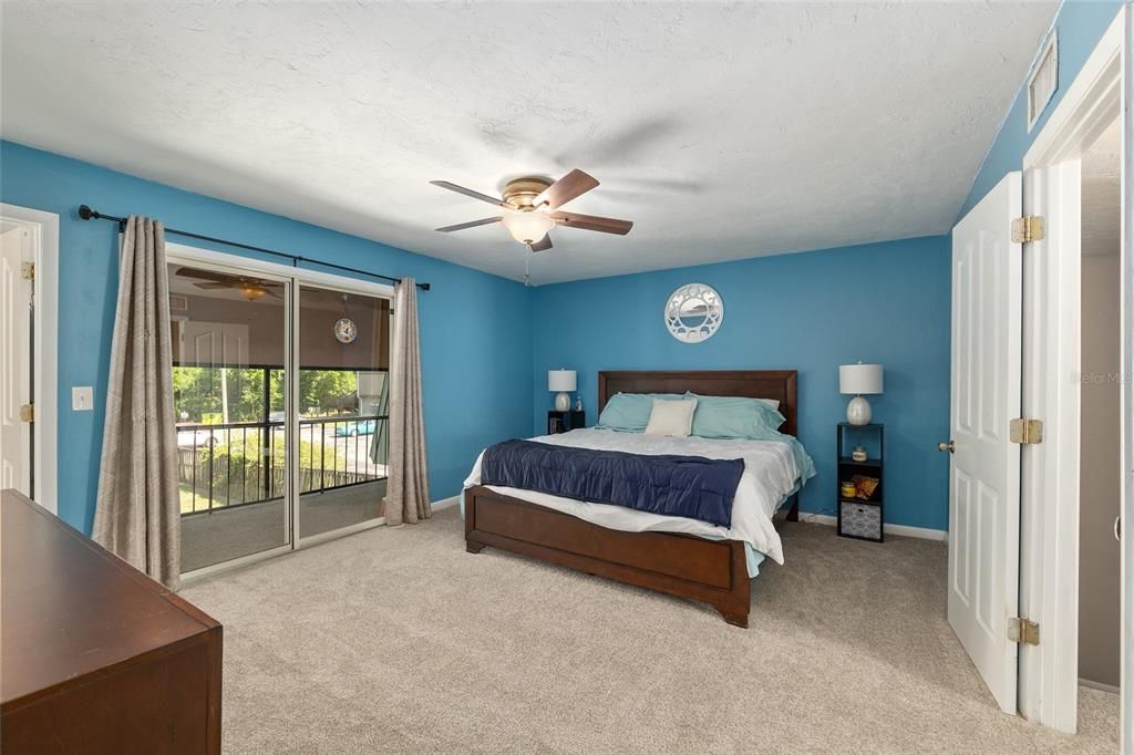 Active With Contract: $159,500 (3 beds, 2 baths, 1384 Square Feet)