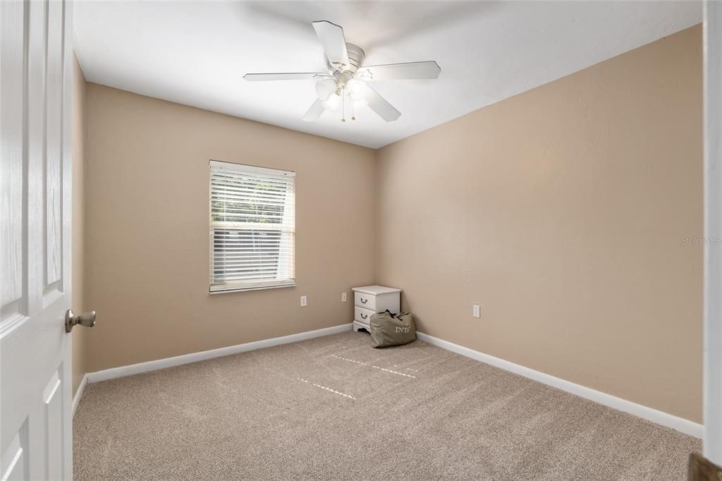 Active With Contract: $159,500 (3 beds, 2 baths, 1384 Square Feet)