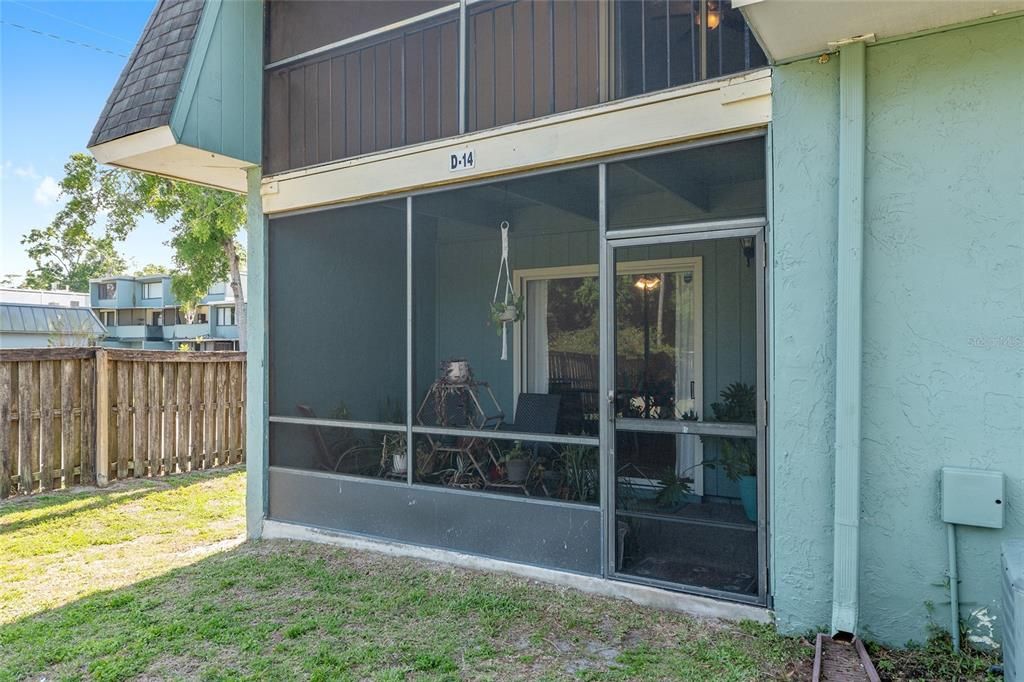 Active With Contract: $159,500 (3 beds, 2 baths, 1384 Square Feet)