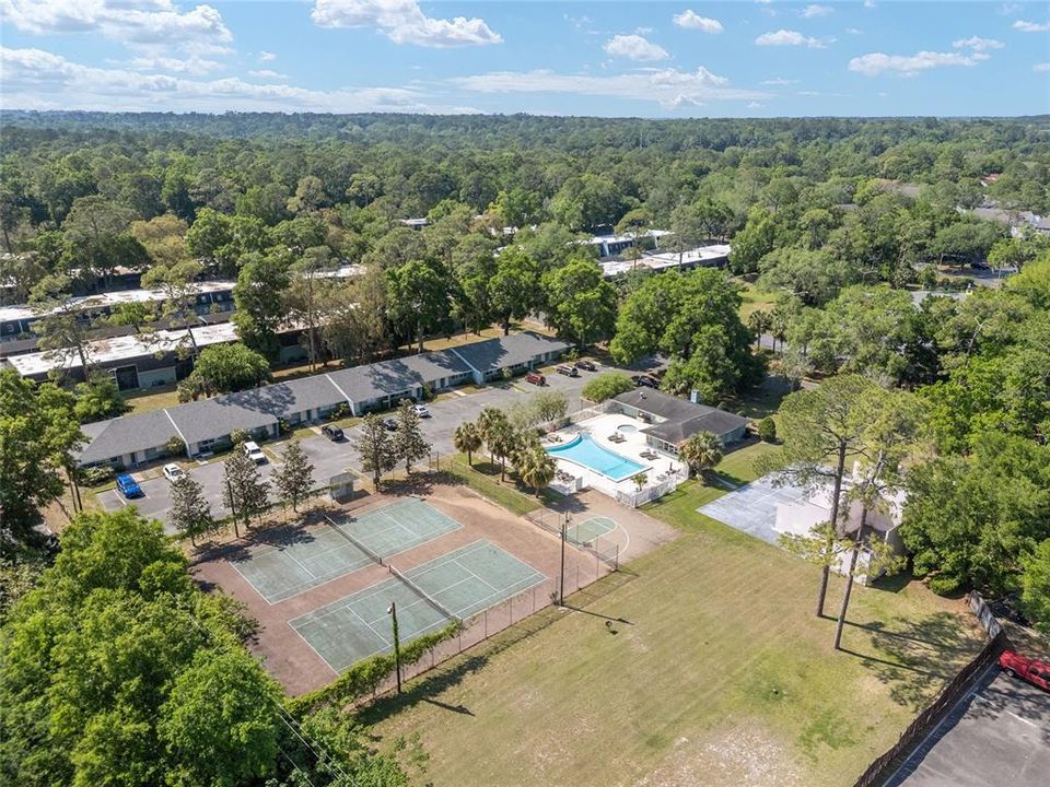 Active With Contract: $159,500 (3 beds, 2 baths, 1384 Square Feet)