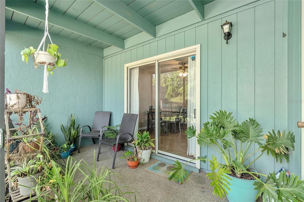 Active With Contract: $159,500 (3 beds, 2 baths, 1384 Square Feet)