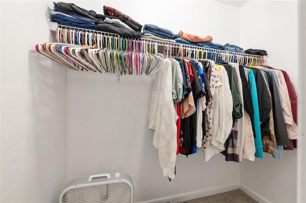 Active With Contract: $159,500 (3 beds, 2 baths, 1384 Square Feet)