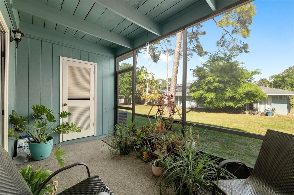 Active With Contract: $159,500 (3 beds, 2 baths, 1384 Square Feet)