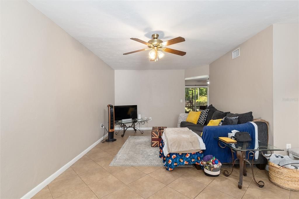 Active With Contract: $159,500 (3 beds, 2 baths, 1384 Square Feet)