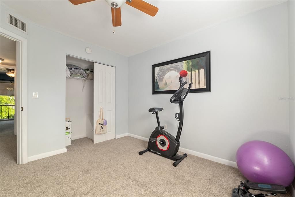 Active With Contract: $159,500 (3 beds, 2 baths, 1384 Square Feet)