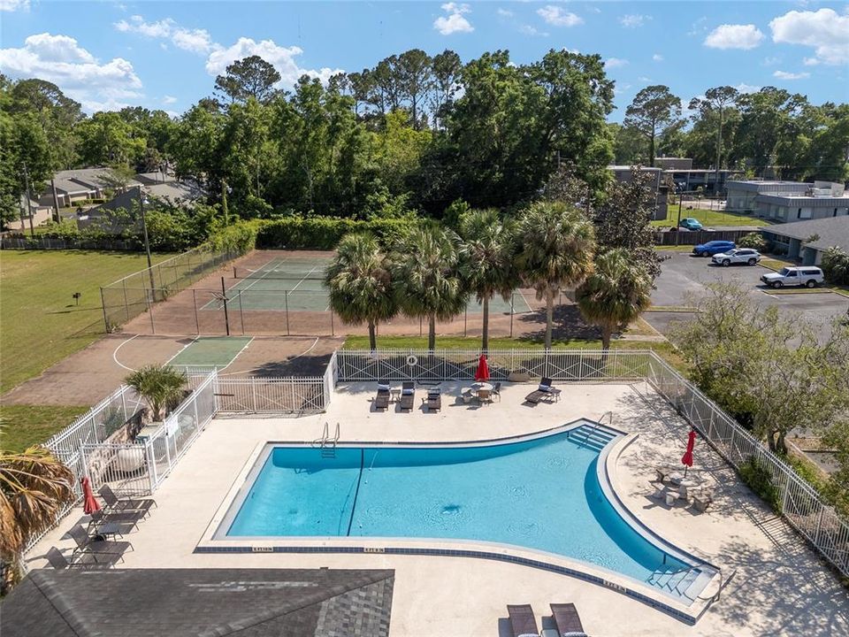 Active With Contract: $159,500 (3 beds, 2 baths, 1384 Square Feet)