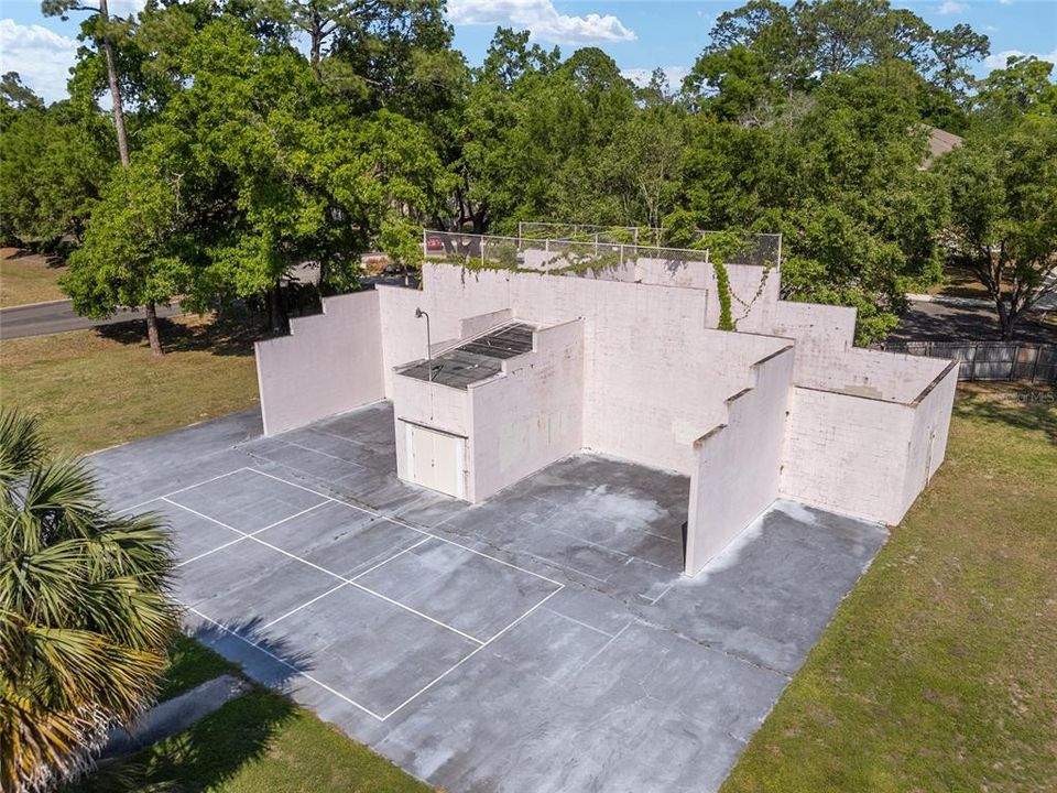 Active With Contract: $159,500 (3 beds, 2 baths, 1384 Square Feet)