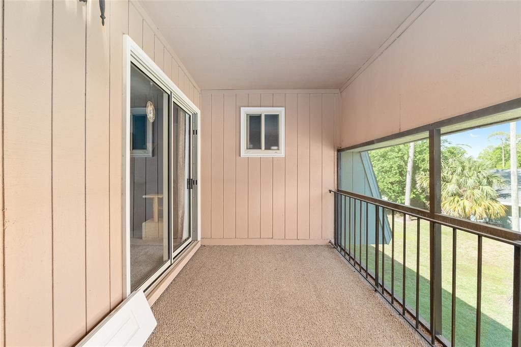 Active With Contract: $159,500 (3 beds, 2 baths, 1384 Square Feet)