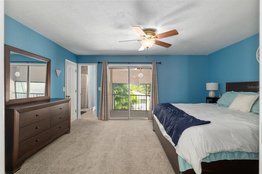 Active With Contract: $159,500 (3 beds, 2 baths, 1384 Square Feet)