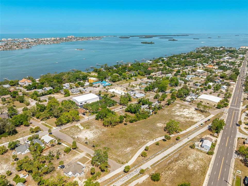 合同活跃: $2,750,000 (2.21 acres)