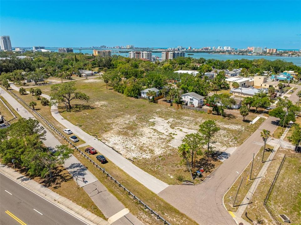 合同活跃: $2,750,000 (2.21 acres)