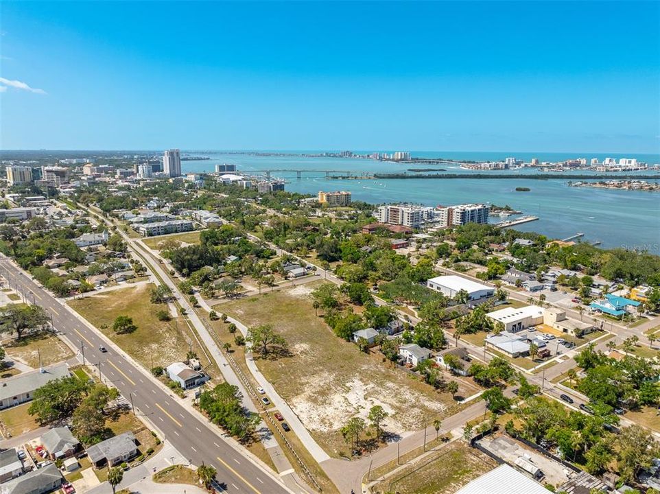 合同活跃: $2,750,000 (2.21 acres)