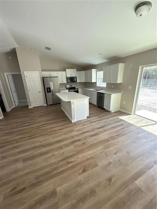 Active With Contract: $238,000 (3 beds, 2 baths, 1399 Square Feet)