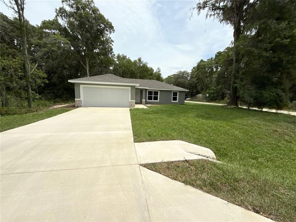 Active With Contract: $238,000 (3 beds, 2 baths, 1399 Square Feet)