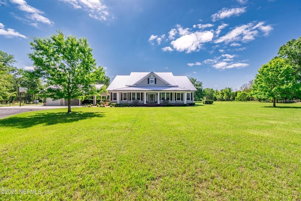 Vendido Recientemente: $849,900 (4 camas, 3 baños, 3049 Pies cuadrados)