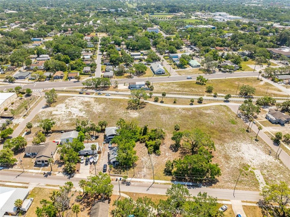 合同活跃: $1,799,000 (0.85 acres)