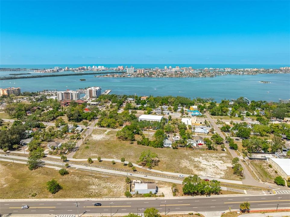 合同活跃: $1,799,000 (0.85 acres)