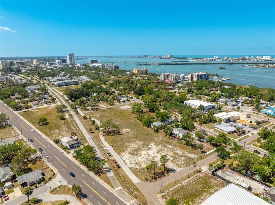 合同活跃: $1,799,000 (0.85 acres)