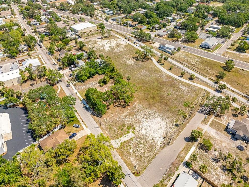 合同活跃: $1,799,000 (0.85 acres)