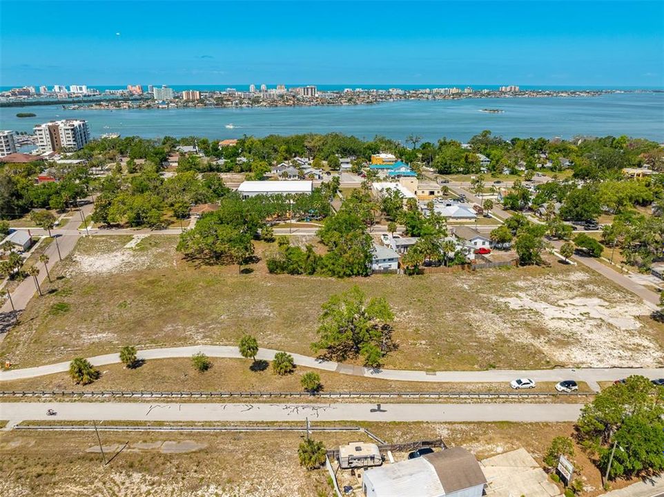 合同活跃: $1,799,000 (0.85 acres)