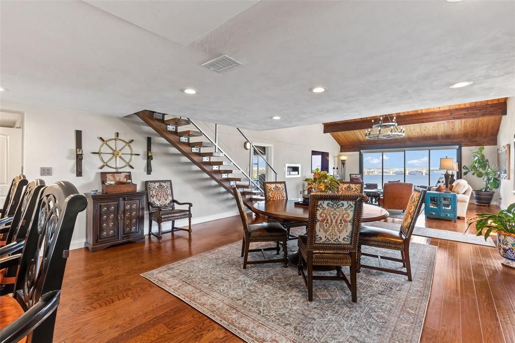 For Sale: $1,399,900 (3 beds, 3 baths, 2822 Square Feet)