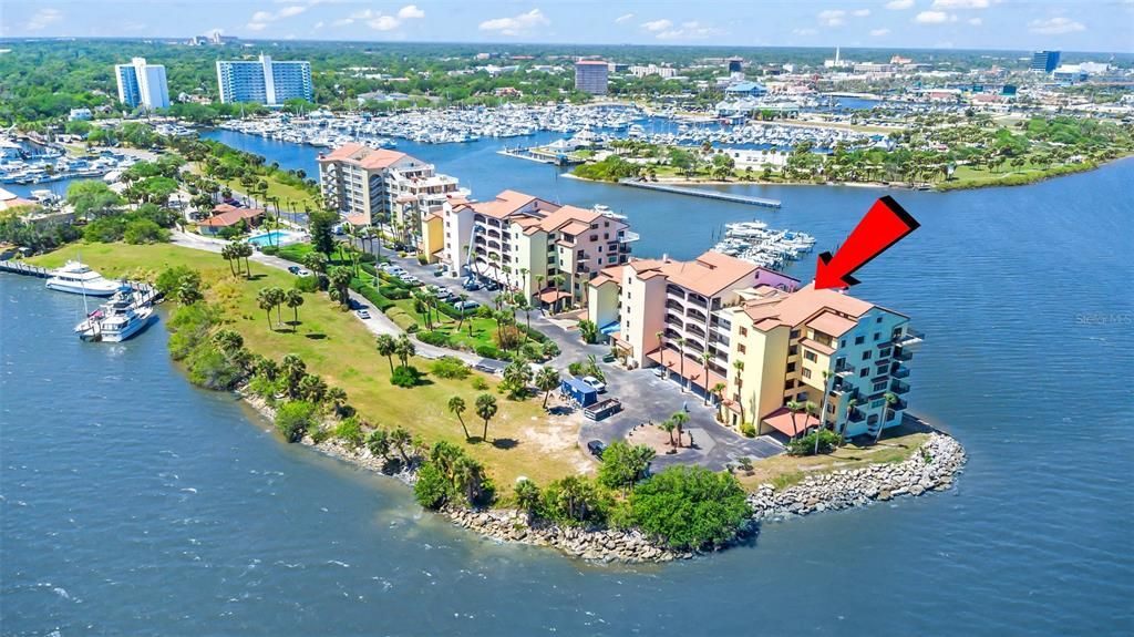 For Sale: $1,399,900 (3 beds, 3 baths, 2822 Square Feet)