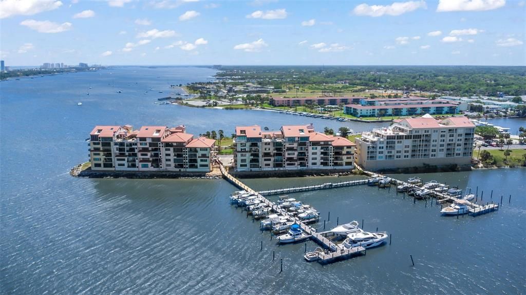 For Sale: $1,399,900 (3 beds, 3 baths, 2822 Square Feet)